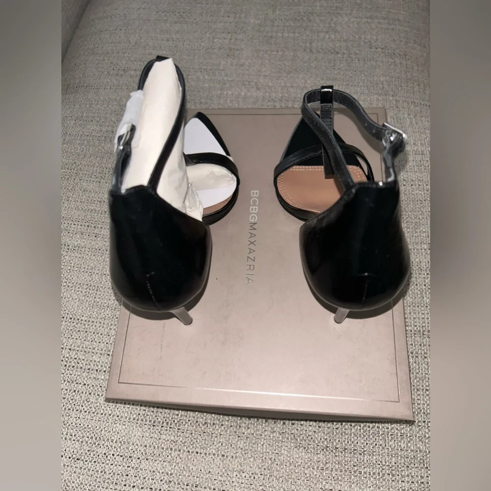 BCBG MAX AZRIA “DANIELLE RODI” T STRAP HEEL - Picture 4 of 8